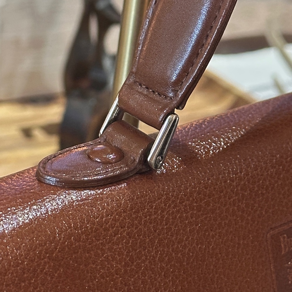BURBERRYS Vintage Top Handle Satchel in Brown Pebble Grain Leather, Pre-1999 - Picture 4 of 16